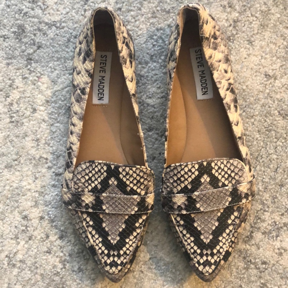 Steve Madden Snakeskin Flats NWOT